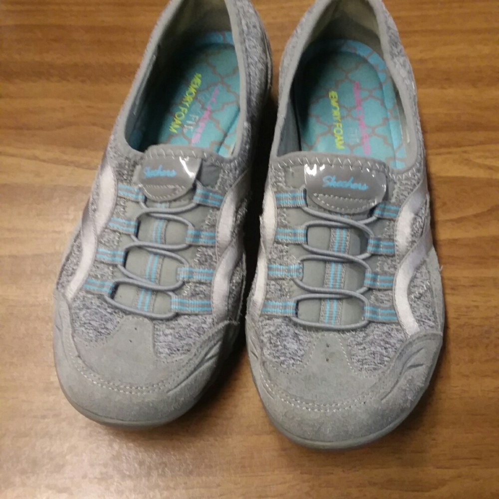 Skechers Relaxed Fit Memory Foam Shoes/Size 7